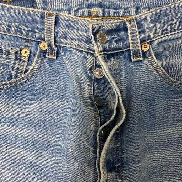 Vintage LEVIS 🖤 - Picture 3 of 8